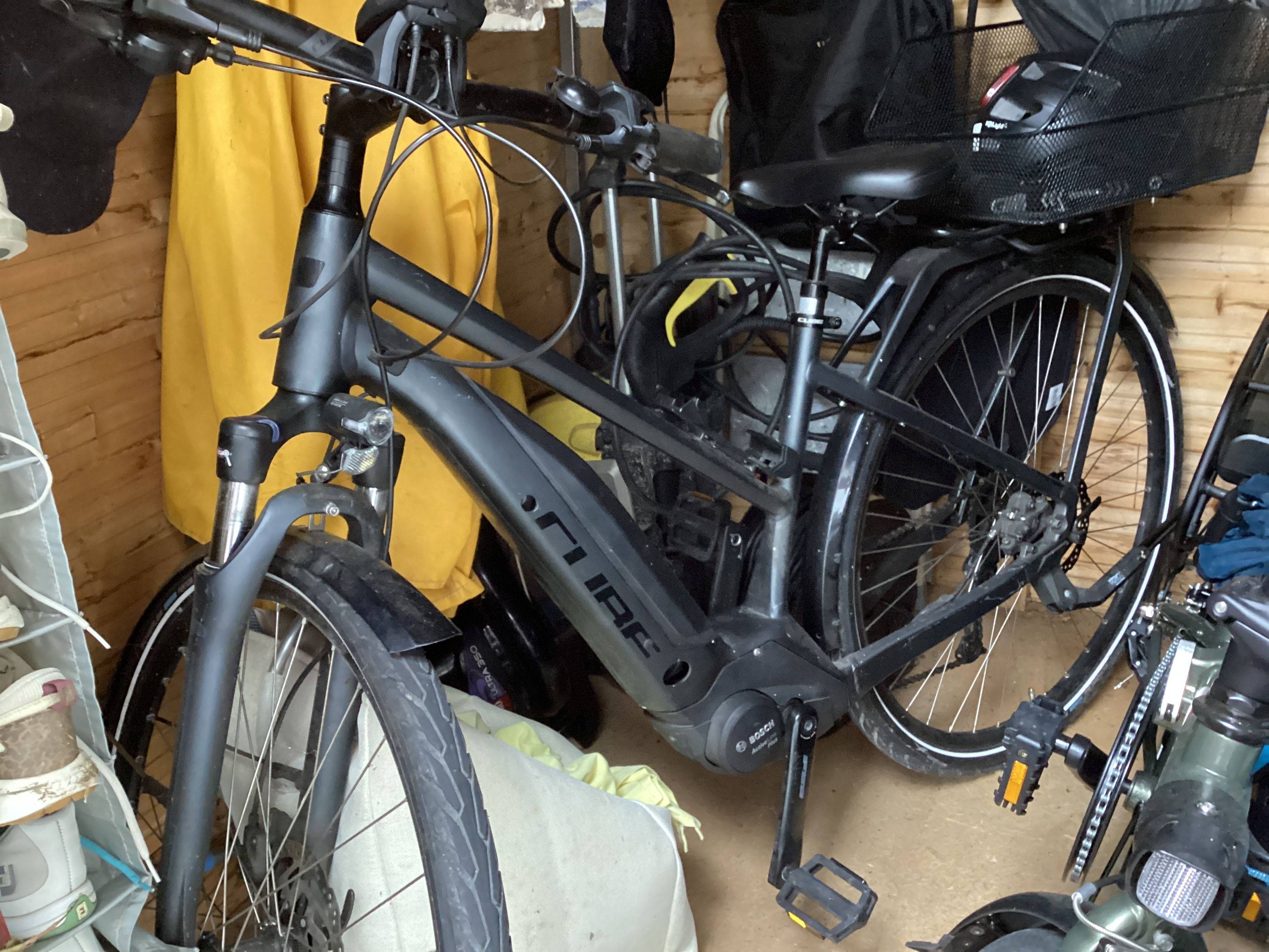 Vélo assistance électrique cube