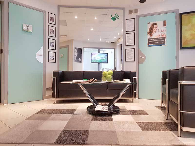 Recrute assistante dentaire polyvalente H/F à Suresnes (92)