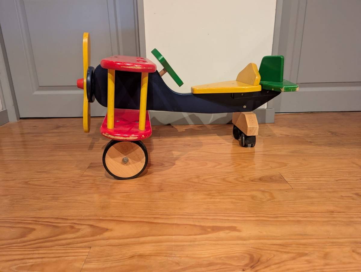 Vends avion en bois pour déco ou jeu enfant