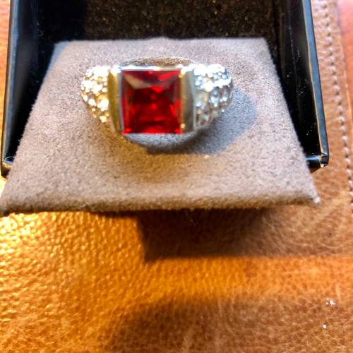 Bague fantaisie Camille et Lucie, pierre couleur Rubis