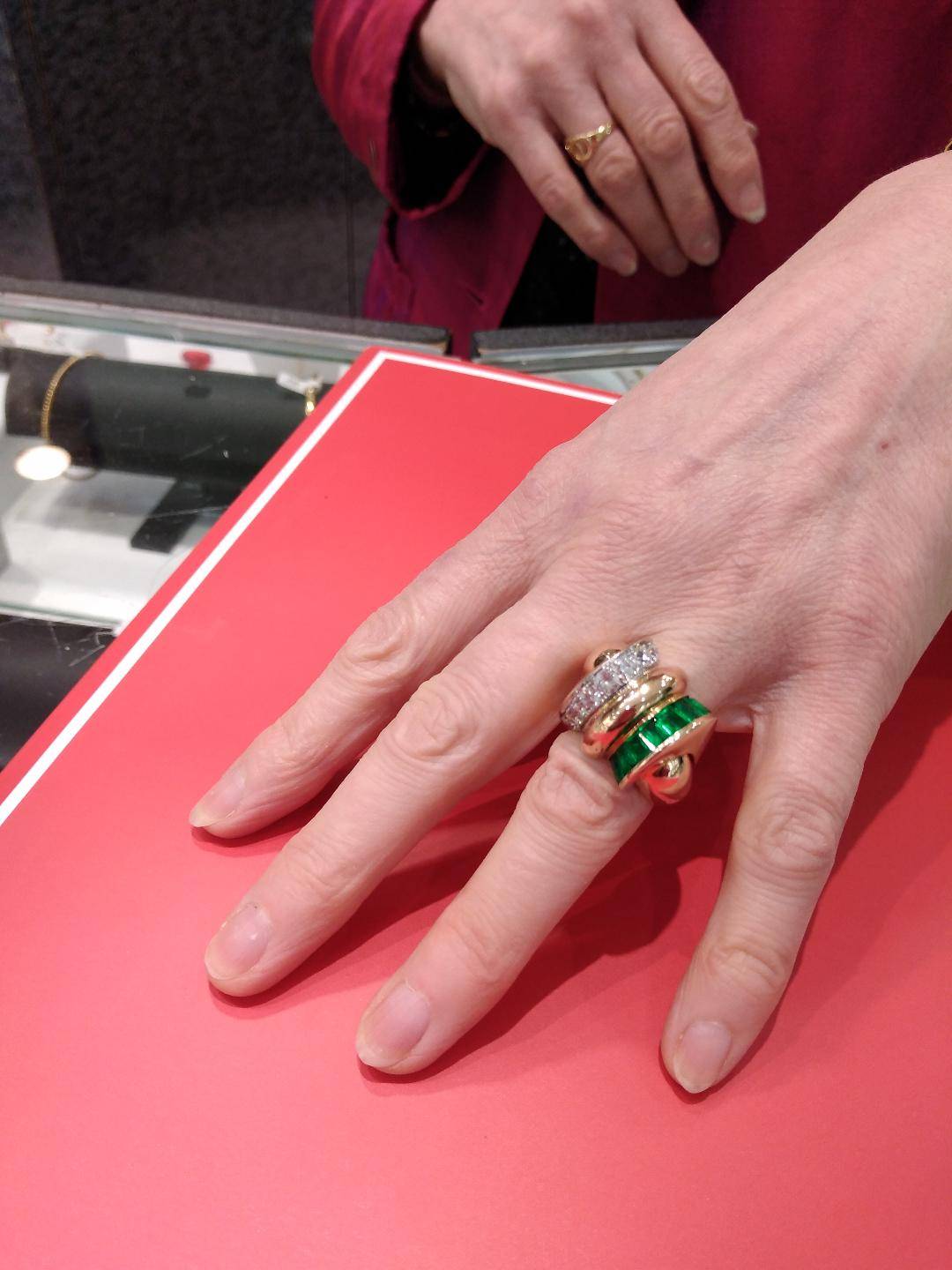 Bague Art deco signée, T51, diamants taille ancienne et émeraudes