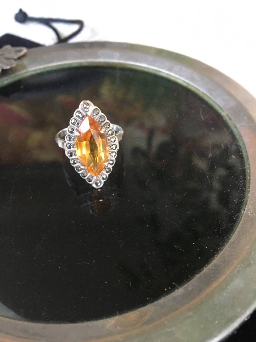Vends bague vintage portant une imposante citrine et argent