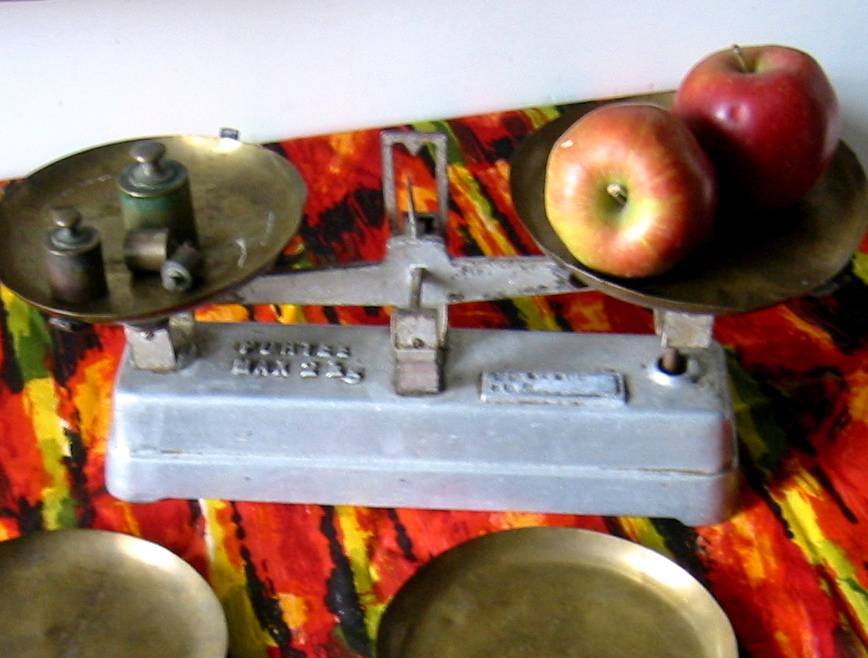 Balance Ancienne Herboriste - Coffret Violon Avec éléphant Et Plateau Cuivre