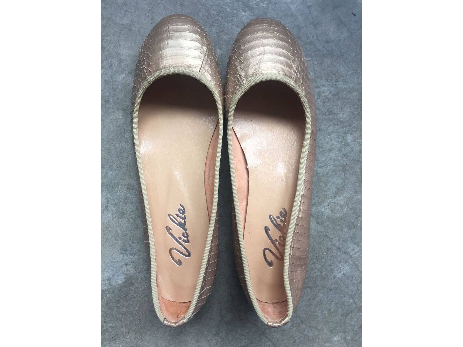 Ballerines dorées mat, neuve pointure 38