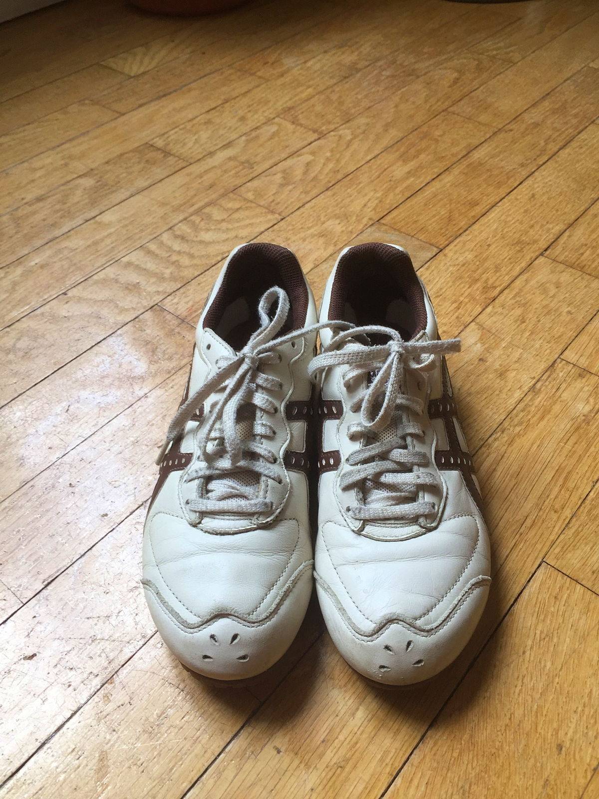 Baskets Asics modèle onitsuka T39