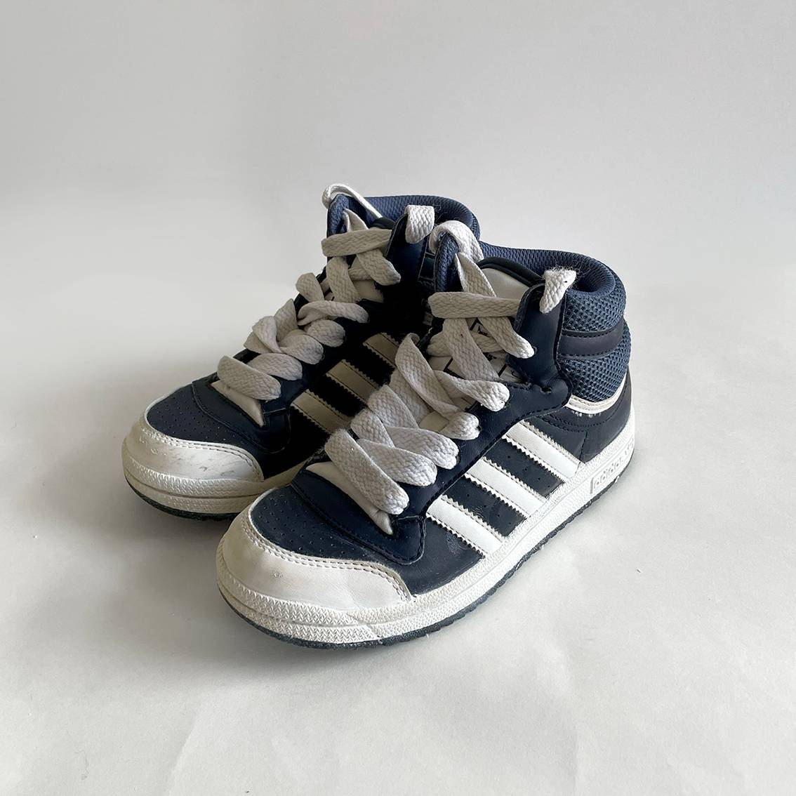 Vends baskets montantes Adidas Top Ten HI - Cuir marine/blanc - Pointure 31