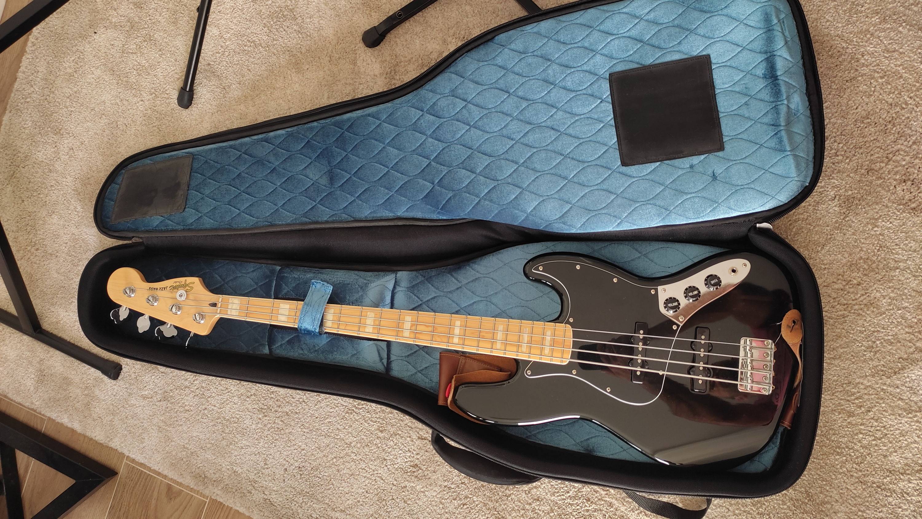 Basse Squier by Fender