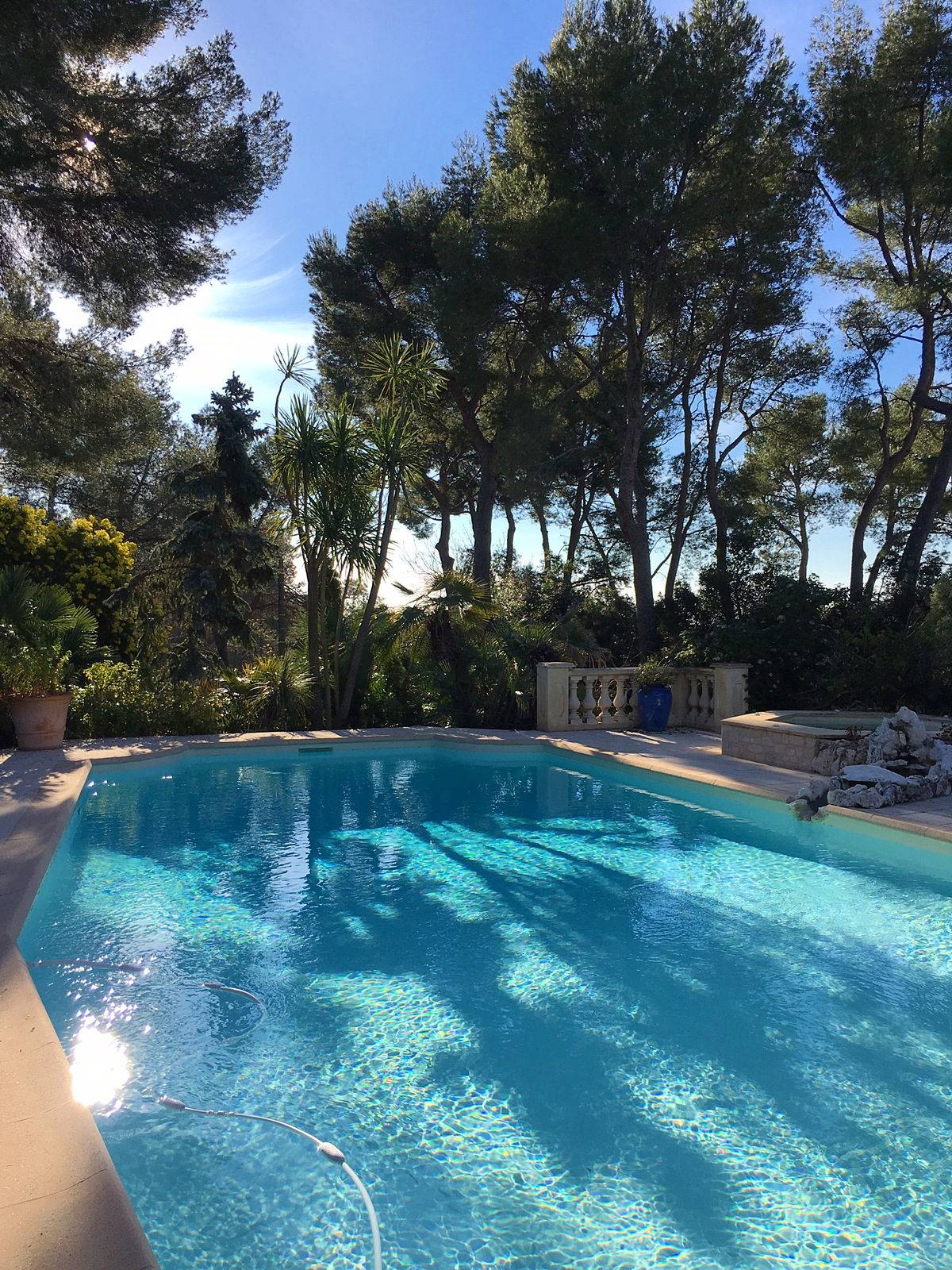 Loue villa Côte d’Azur - 8 couchages - Roquefort-les-Pins (06)