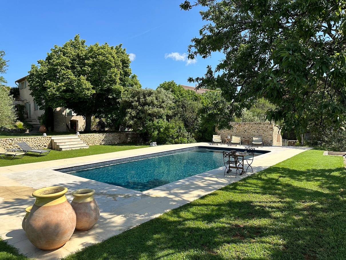 Loue maison avec piscine au cœur de la nature - 5 chambres, 14 couchages, - Gréoux-les-Bains (04)