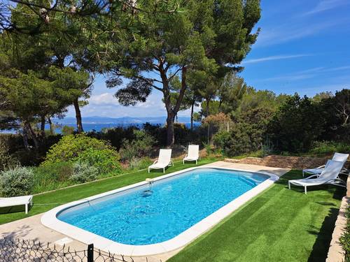 Loue villa avec superbe vue mer et piscine - 8 couchages - Hyères (83)