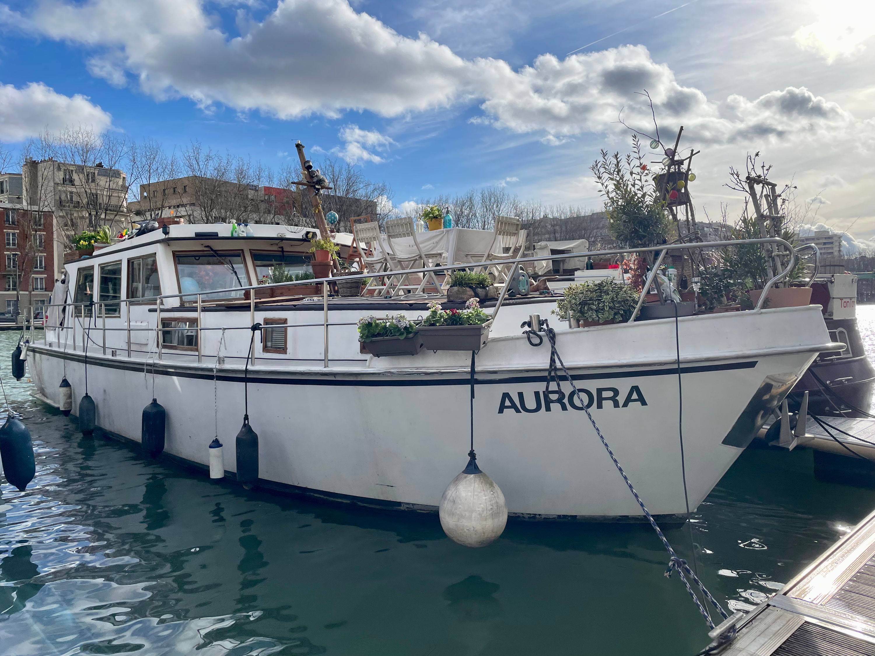 Vends Bateau logement et navigation à Paris 42m²