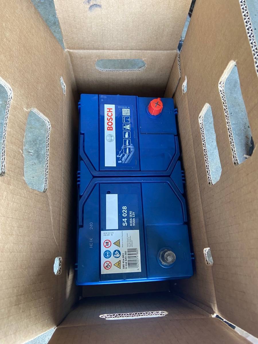 Bosch S4028 Batterie Auto 95Ah / 830A - Sans Entretien, Pour Véhicules Sans Start/Stop - Technologie PowerFrame