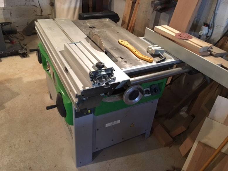 Matériel de menuiserie de professionnel