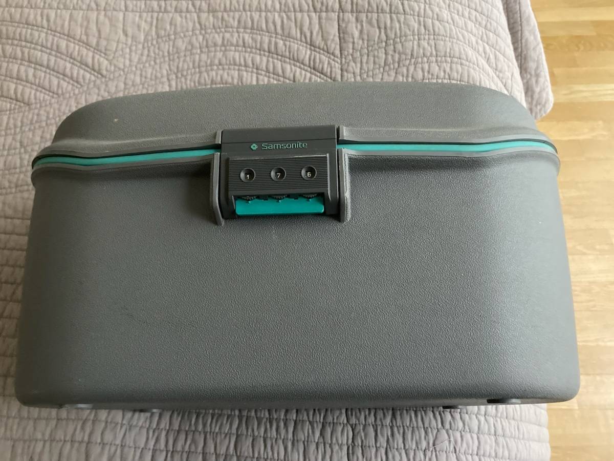 Vends beauty case Samsonite gris et turquoise