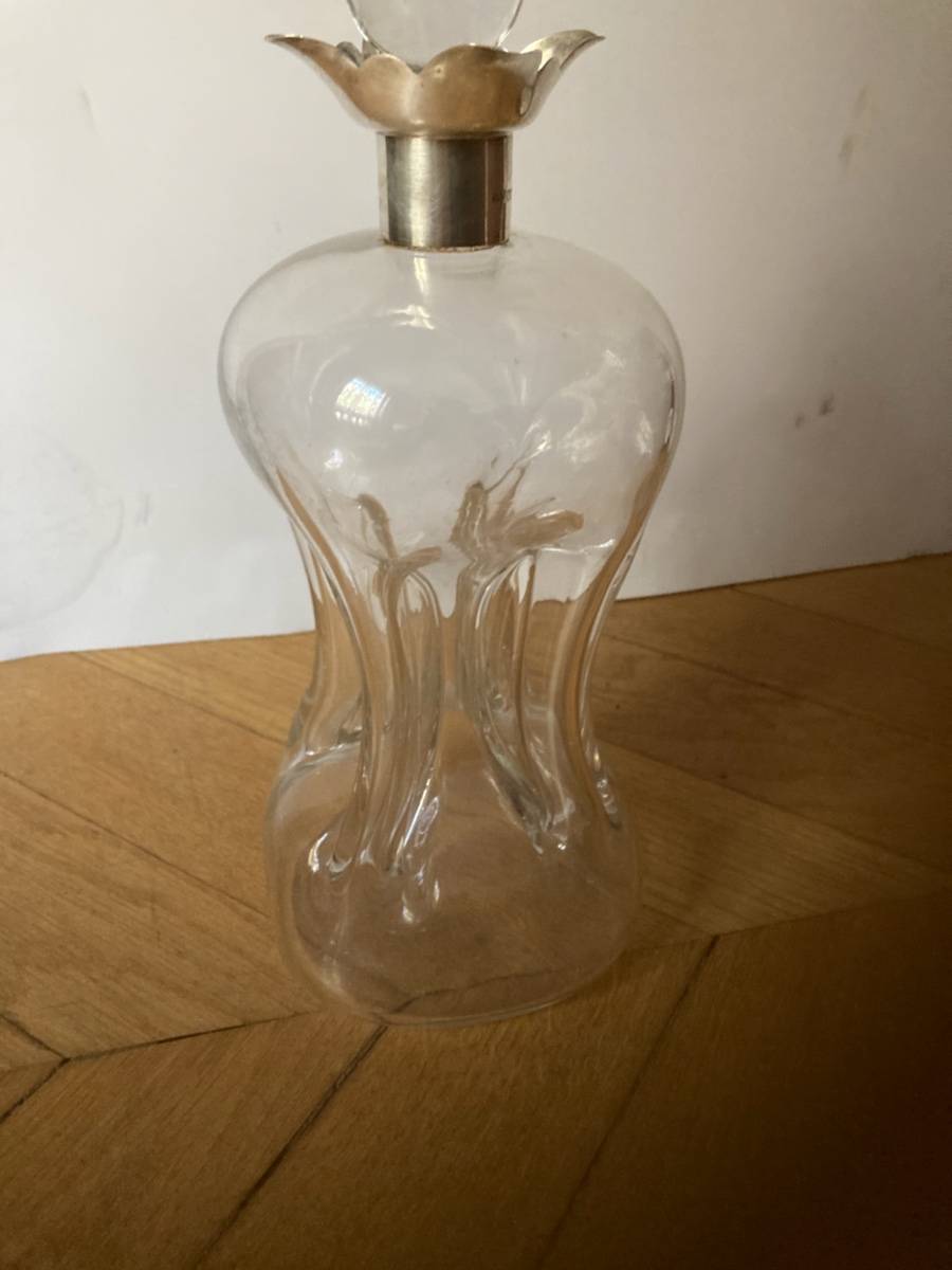 Belle carafe ou flacon à whisky en verre et collerette en argent massif (poinçon anglais)