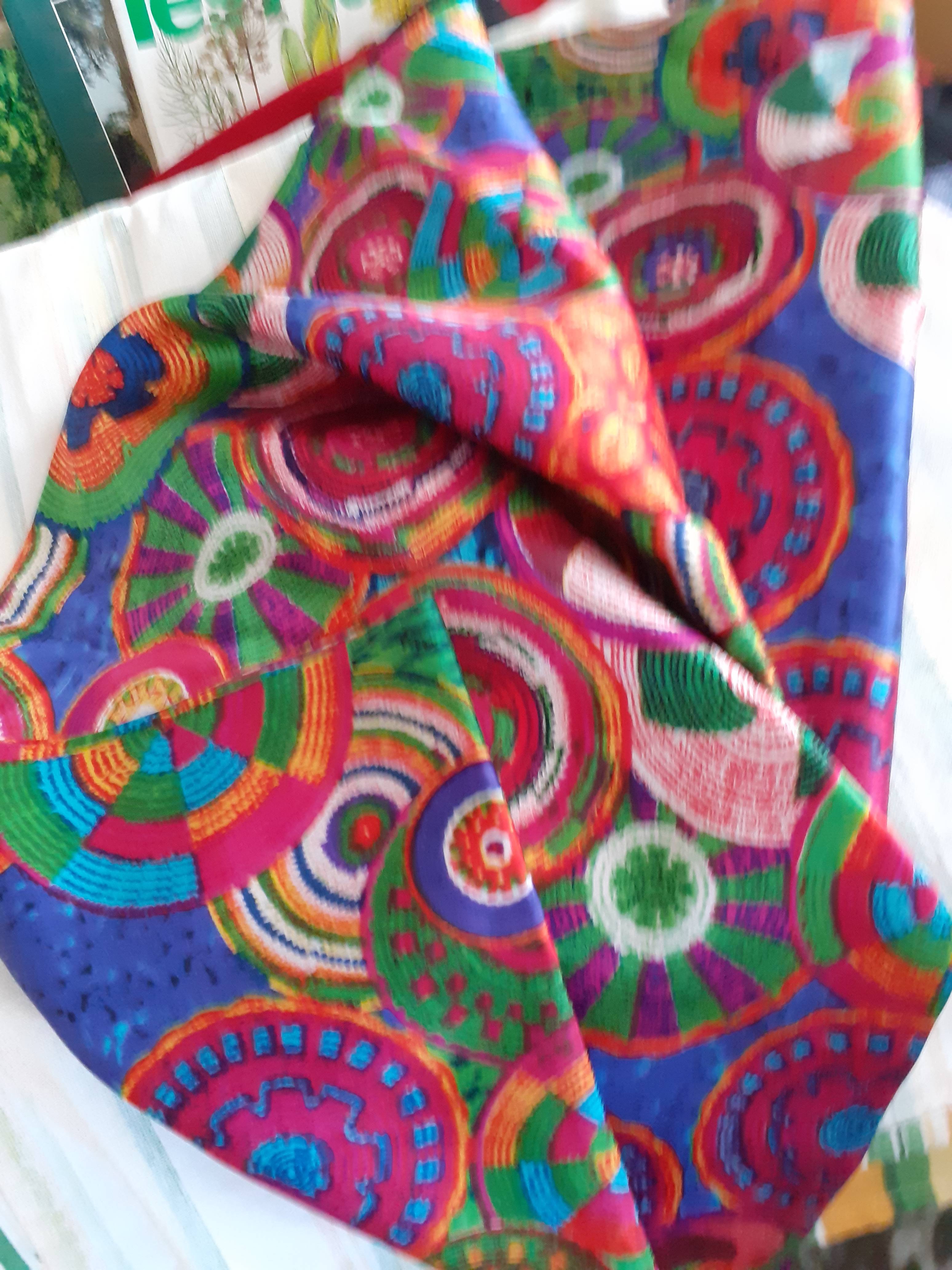 Belle Echarpe /étole Multicolore en Satin Doublé Fuschia