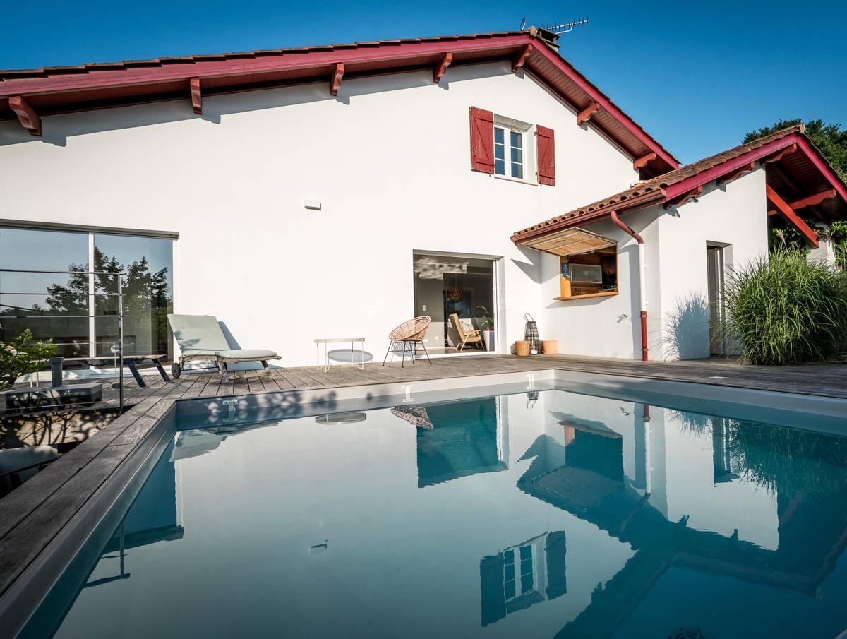 Loue villa familiale aux portes de Biarritz avec piscine chauffée - 4 chambres, 9 couchages - Bassussarry (64)