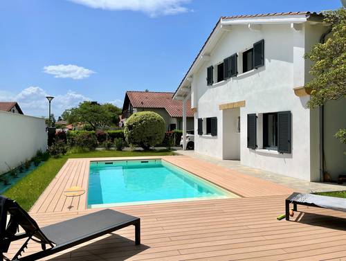 Loue villa à Biarritz (64) avec piscine en août - 5 chambres - 10 couchages