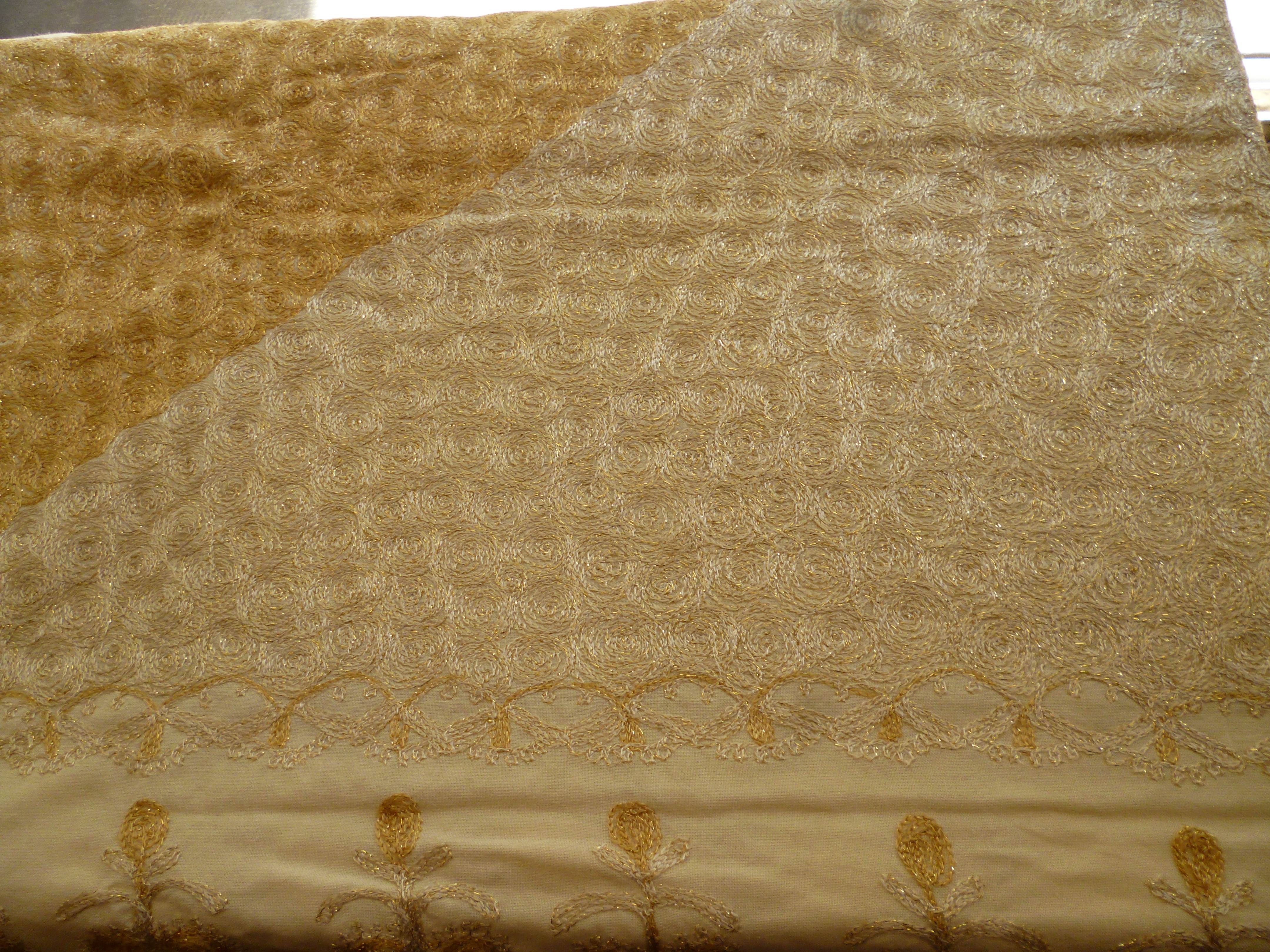 Vends très belle nappe pur coton ouvrage artisanal