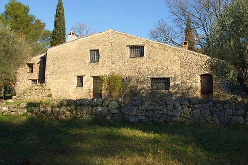 Loue très belle propriété rustique avec 2 maisons, 4ha, Piscine et 17 couchages - Bagnols-en-Forêt (83)