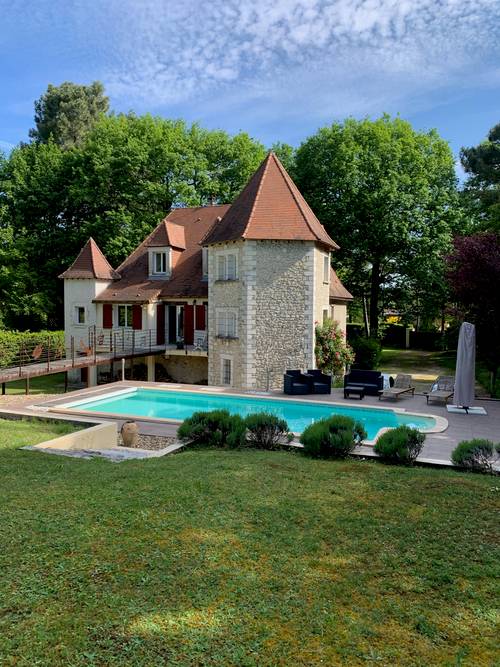 Vends Belle propriété à 5 km du centre de Perigueux - 4 chambres - beau terrain - 196m² - Chancelade (24)