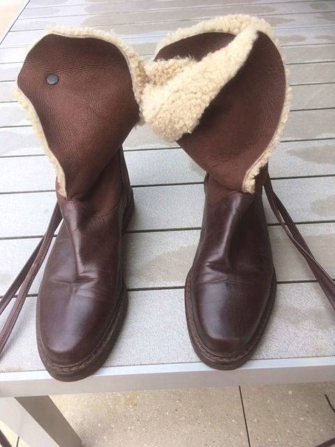 Très belles bottes fourrées Charles Jourdan, P 36/37à peine portéess
