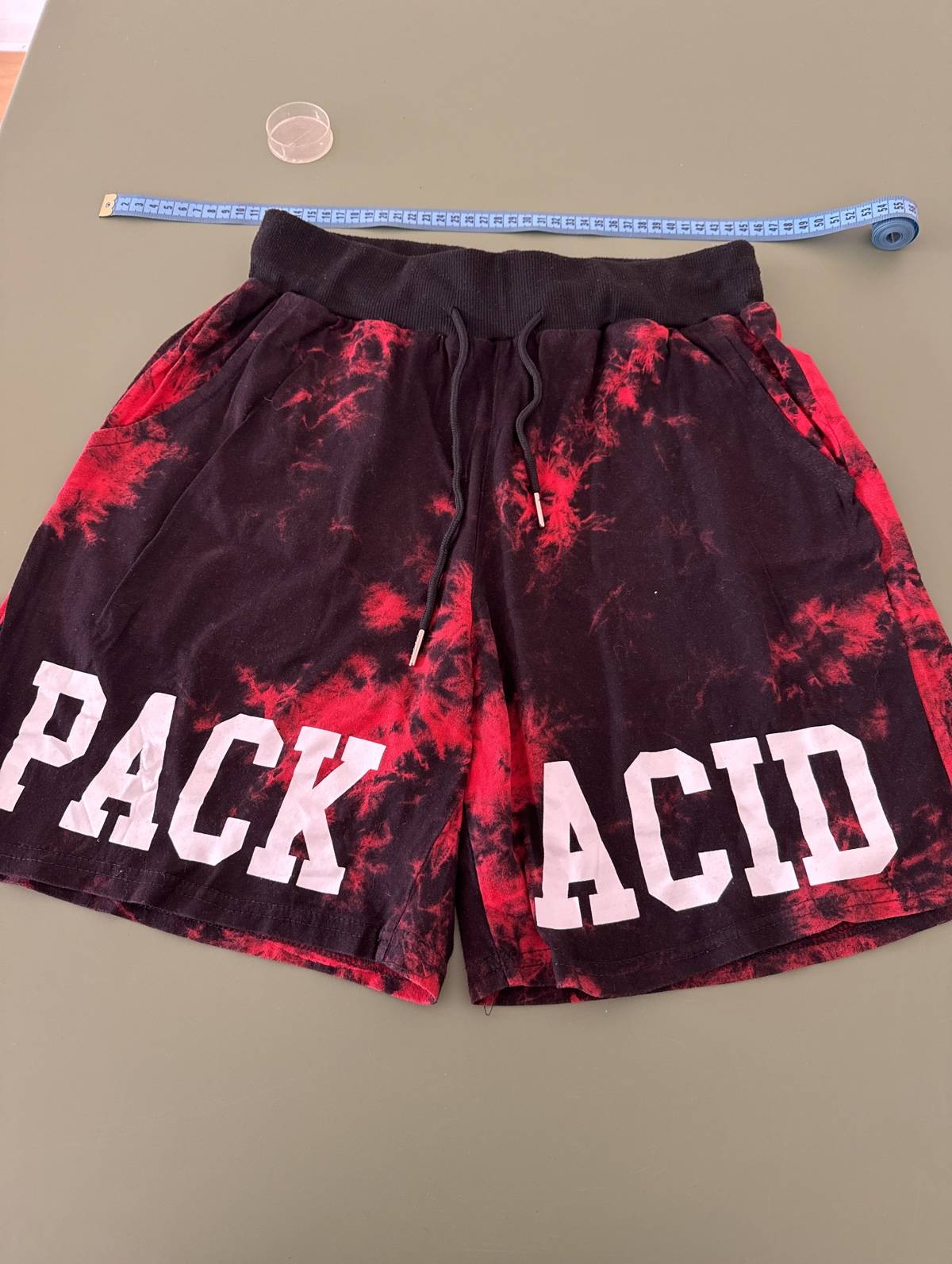 Vends bermuda short rouge et noir Mei Li Shao Nian - Taille 14 ans