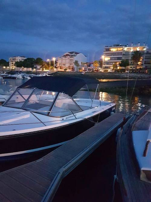 BERTRAM 25 Express