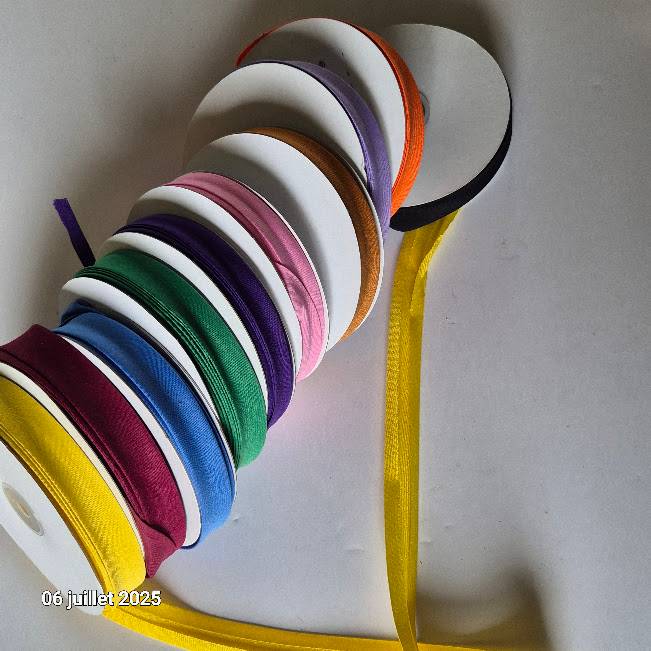 Lot de 10 x 25m m’de biais de couleurs différentes, 2 cm de large, Couture, ameublement, habillement,loisirs