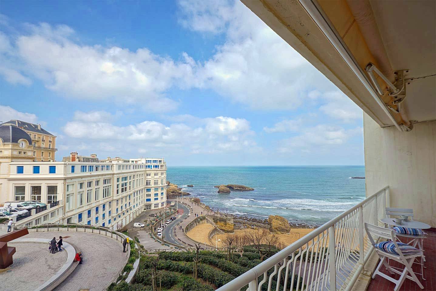 Loue appartement T4 130m², centre à Biarritz - 6 couchages, vue mer, parkings