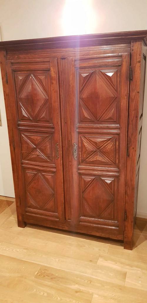 Bibliothèque bois brut style hispanique