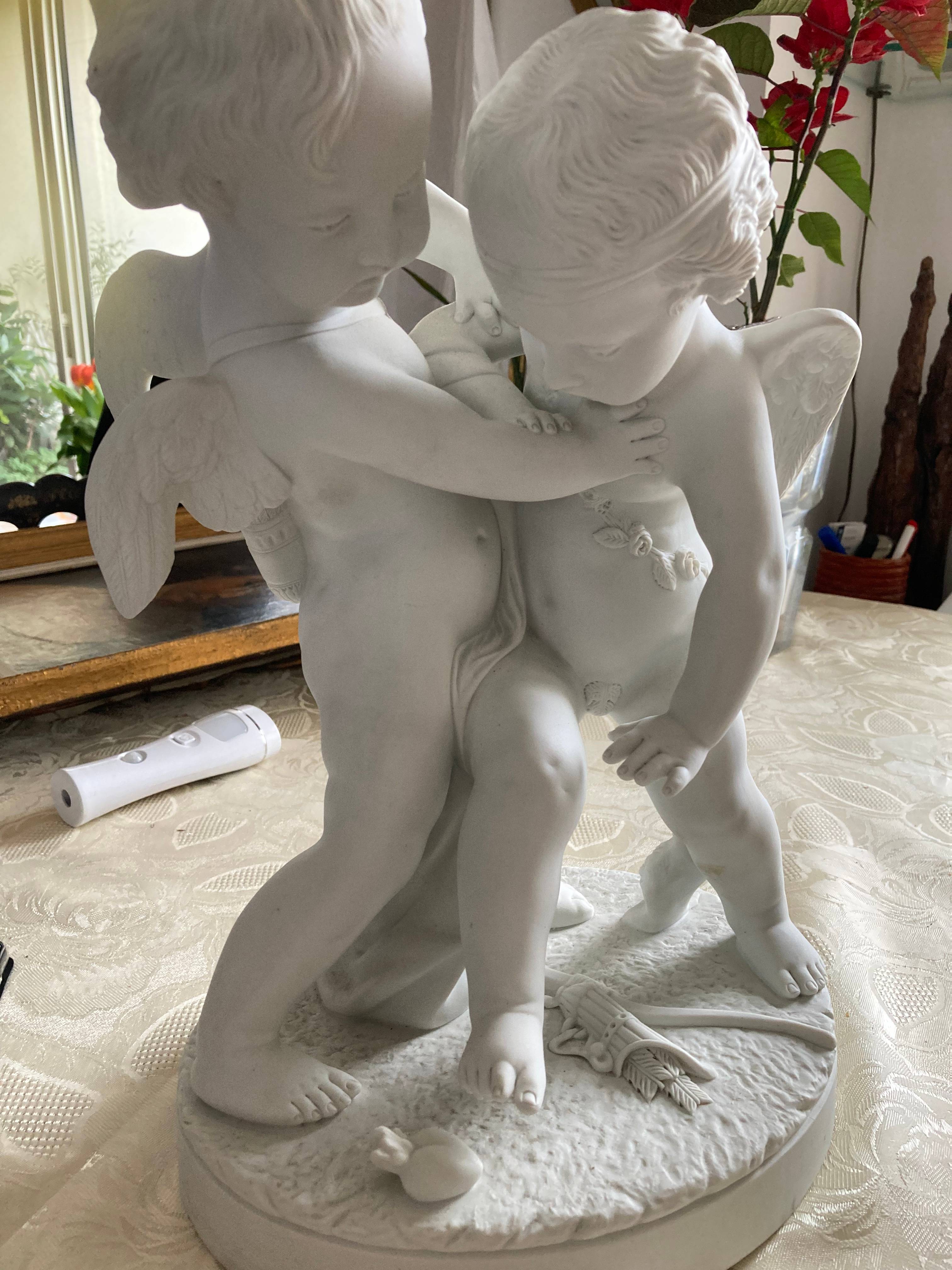 Biscuit Éros & Anteros signé début XXème