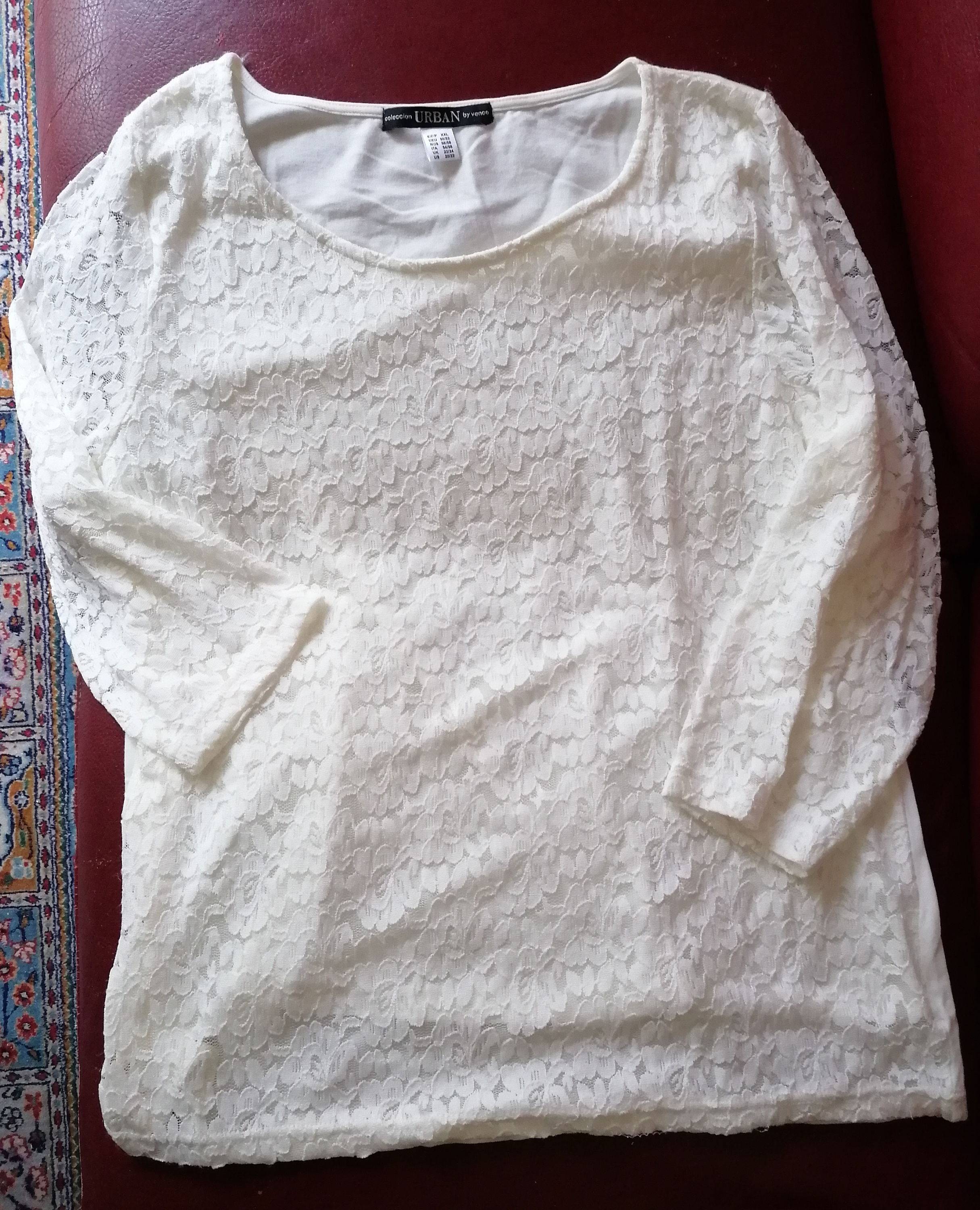 Vends haut blanc motif fleurs - Taille XXL