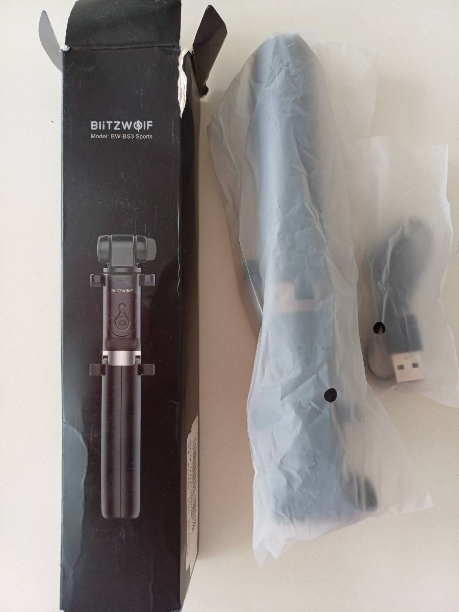 BlitzWolf BW-BS3 Extendable Selfie Stick Tripod with Wireless Remote