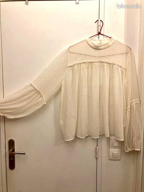 Blouse dentelle blanche T44
