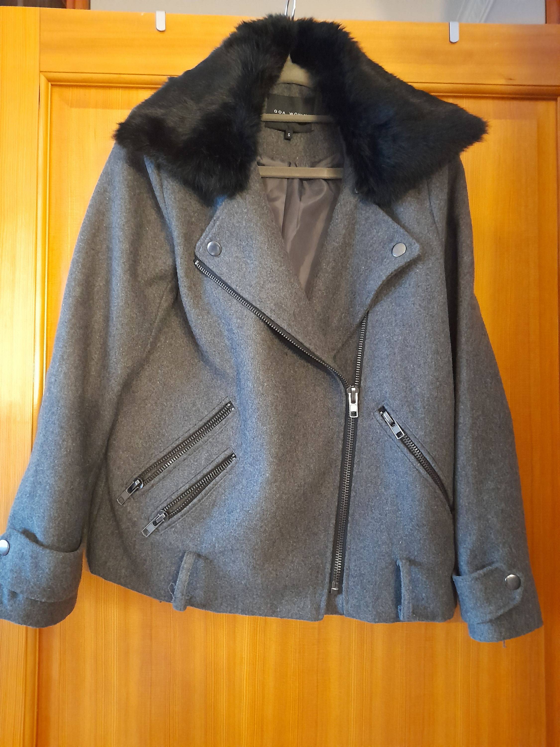 Vends Blouson femme taille S col fourrure
