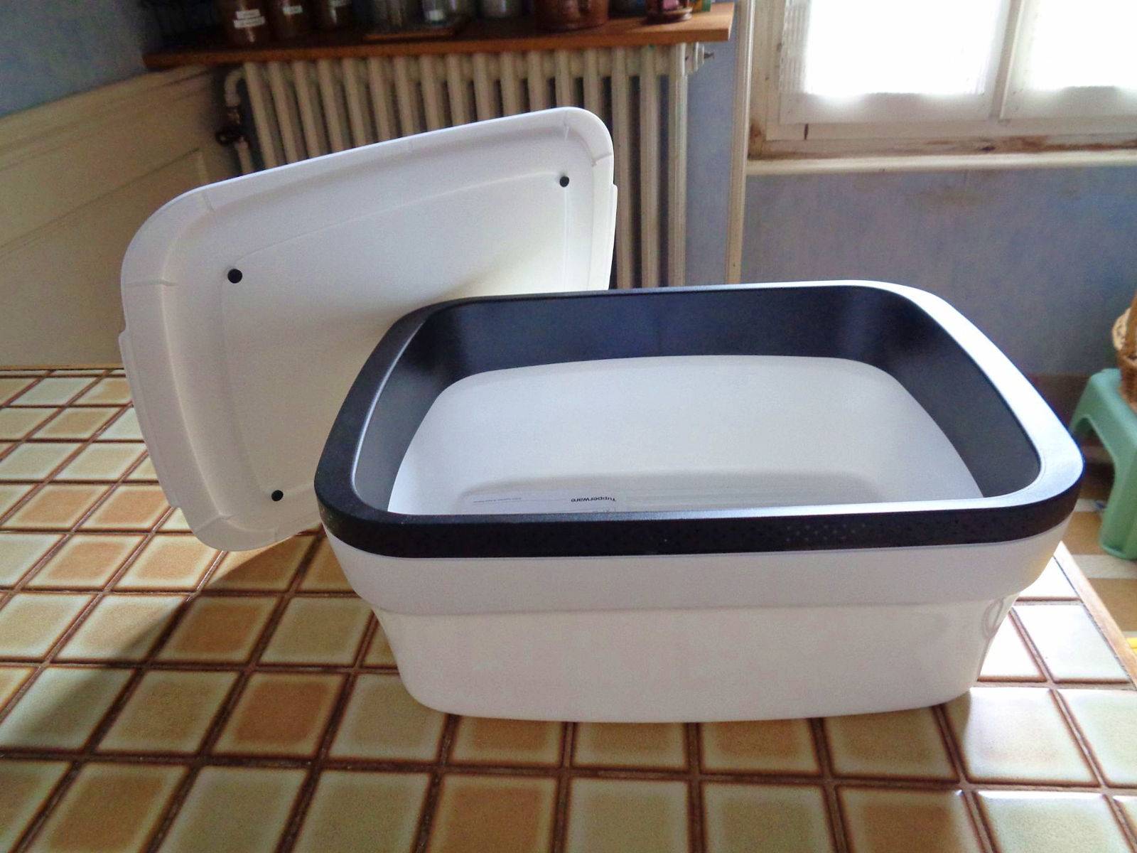 Boîte à pains Tupperware neuve