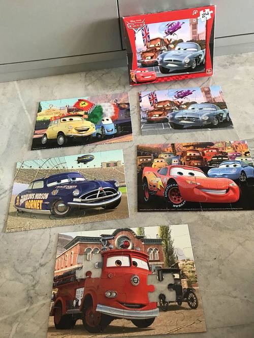 Boite de 5 puzzles enfants Disney Pixar CARS