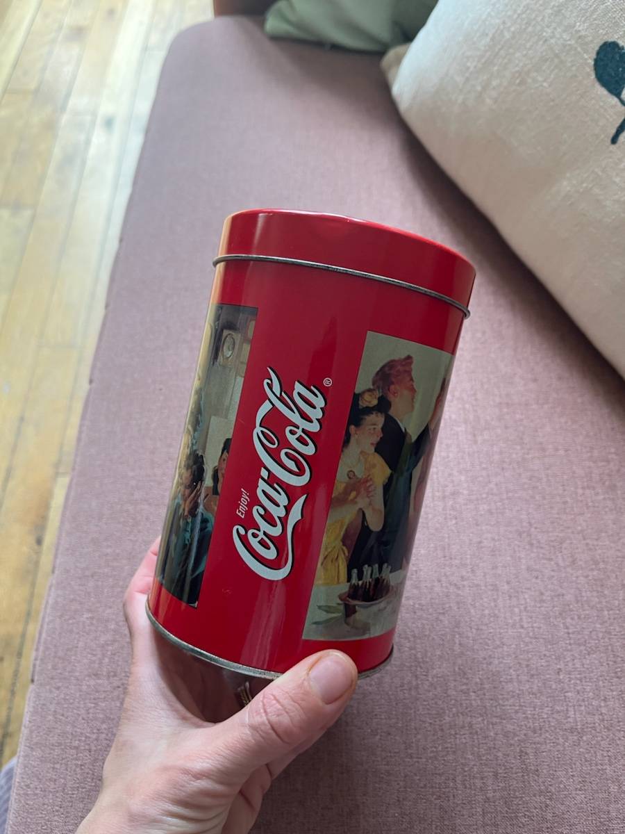 Vends boîte en fer Coca-Cola vintage collector pour collectionneurs