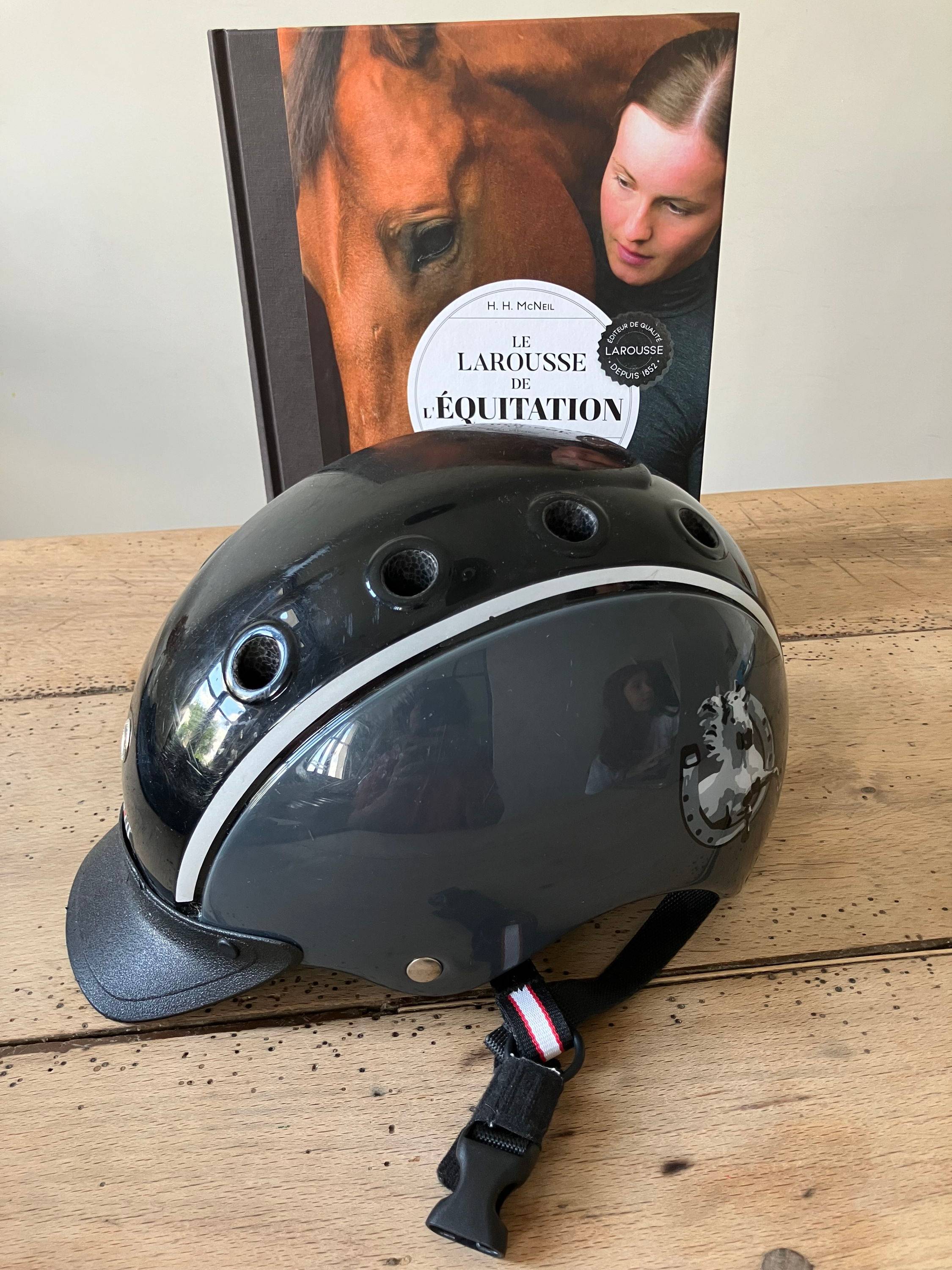 Vends casque d’équitation enfant Casco modèle Nori