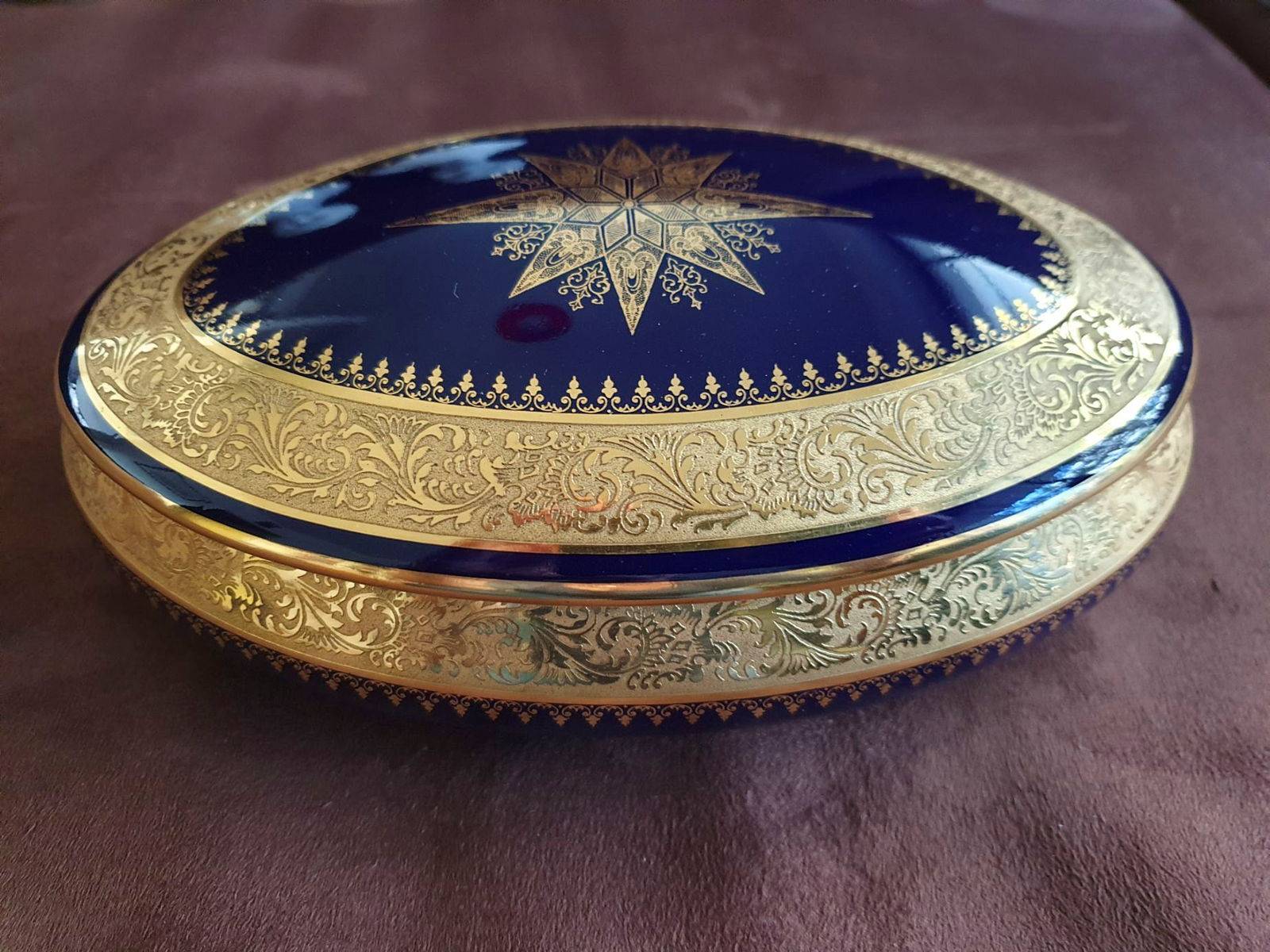 Vends bonbonnière en porcelaine de Limoges