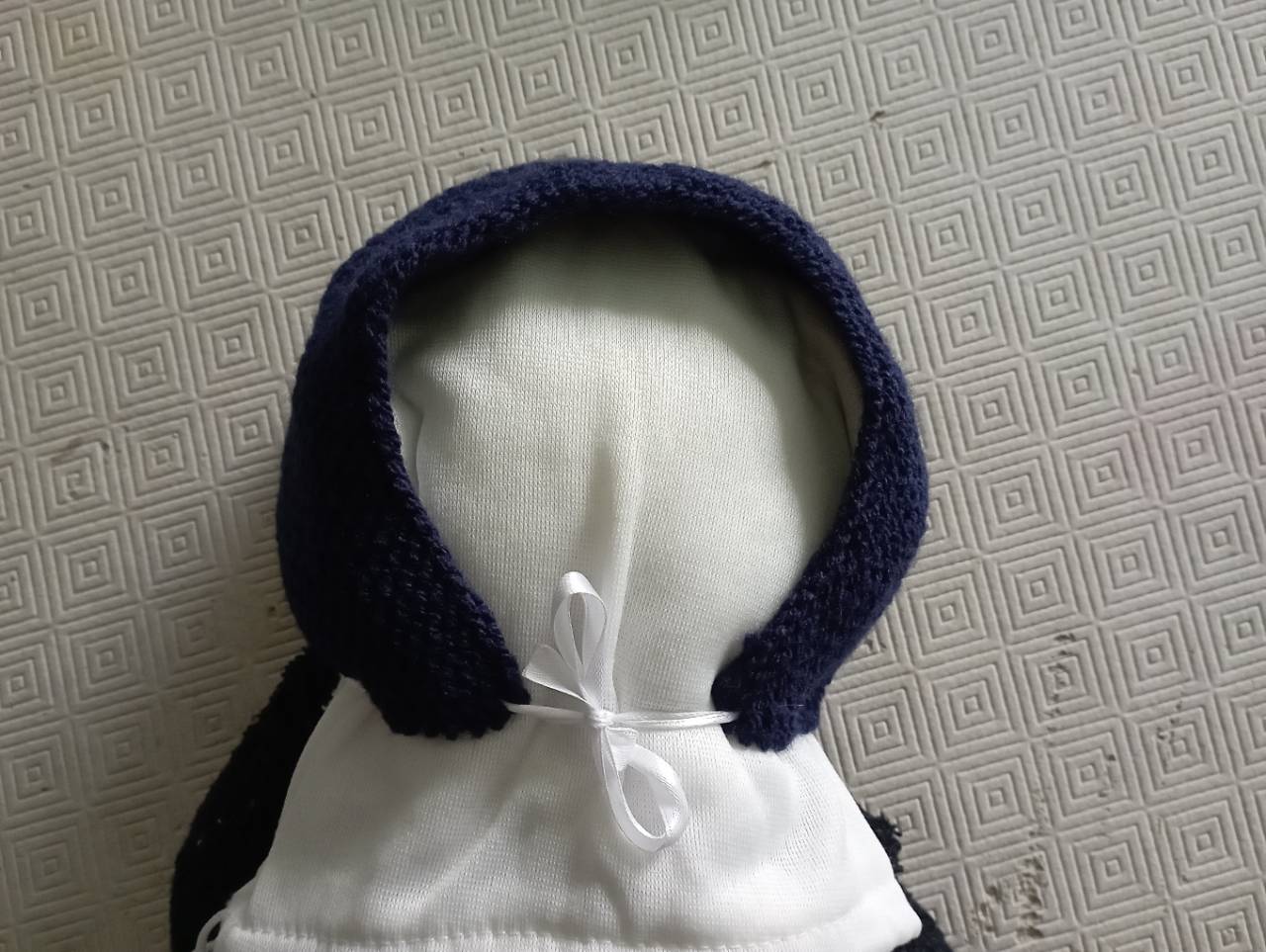 Un bonnet (béguin) 1 mois fait mains