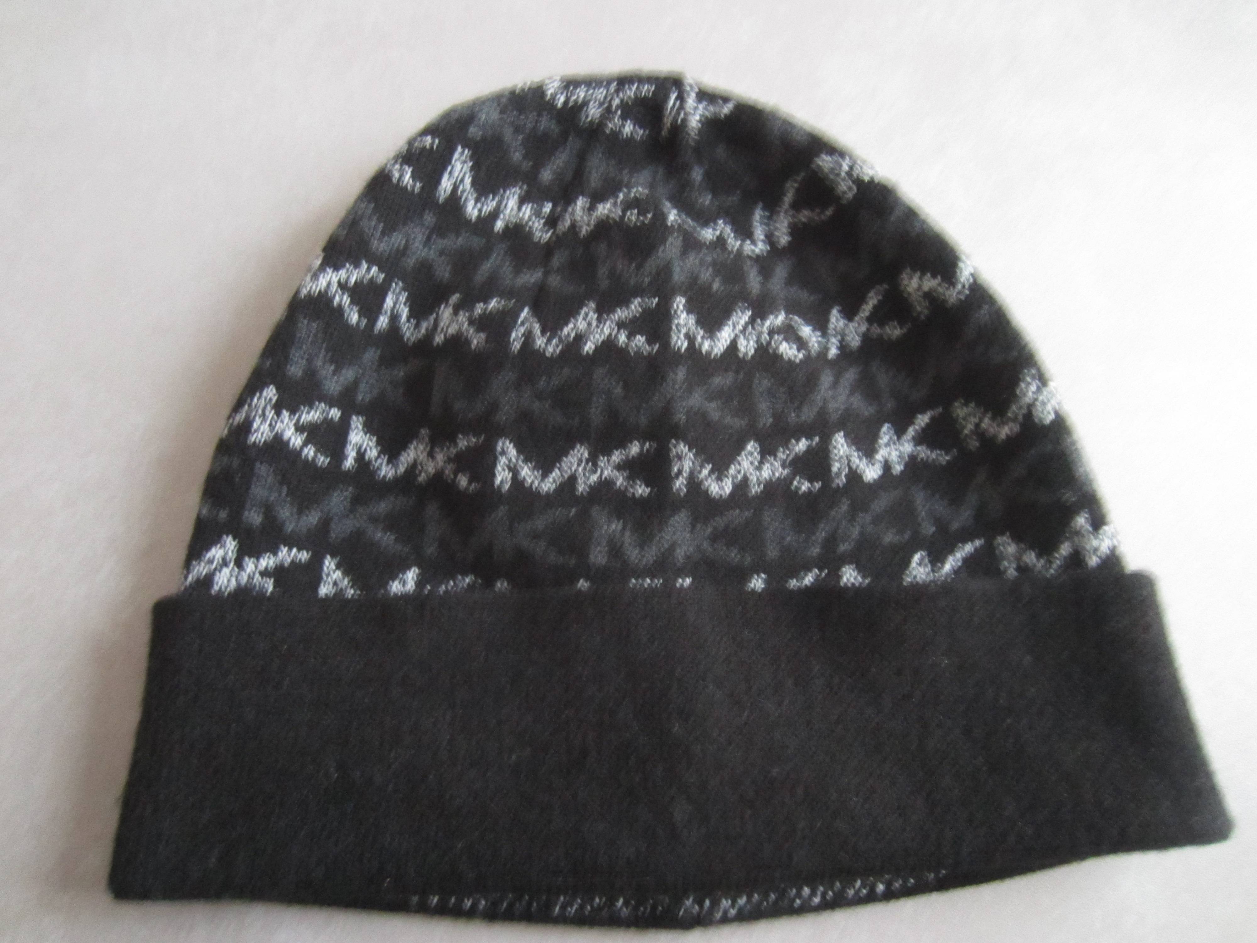 Bonnet neuf de la marque Michael Kors