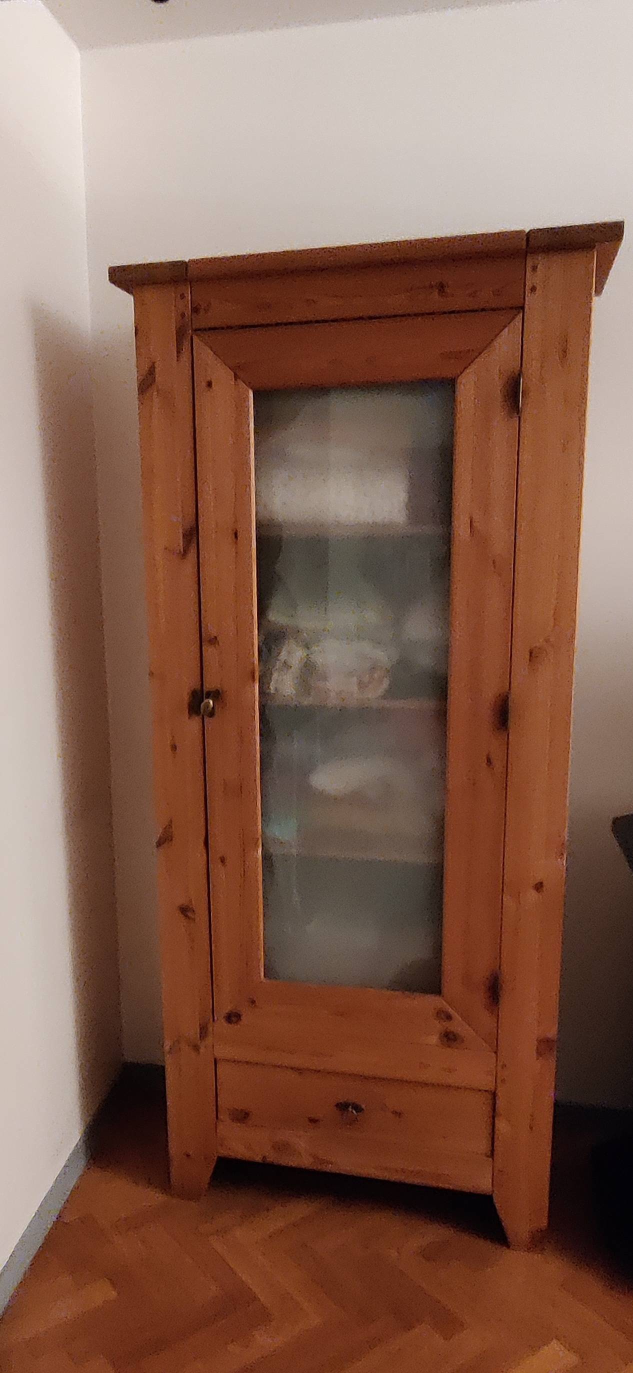 Bonnetière en pin massif avec vitre