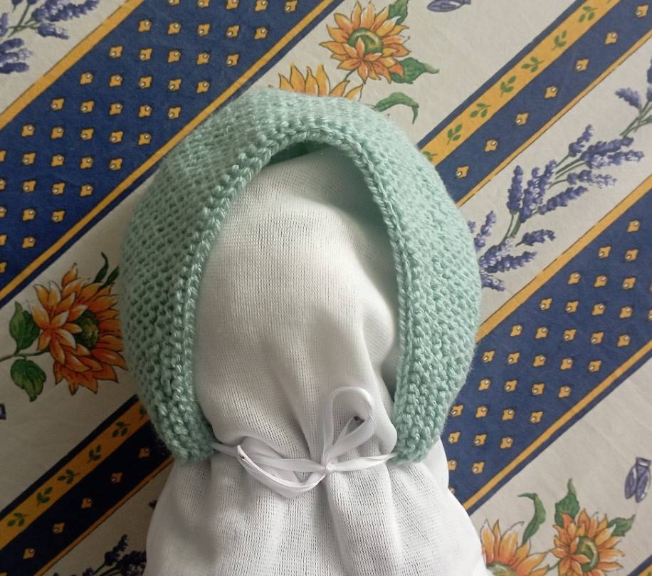 Bonnet (béguin) 1 mois fait main. Première main