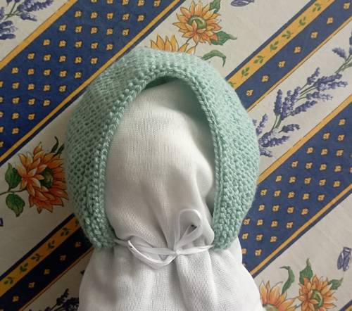 Bonnet (béguin) 1 mois fait main. Première main