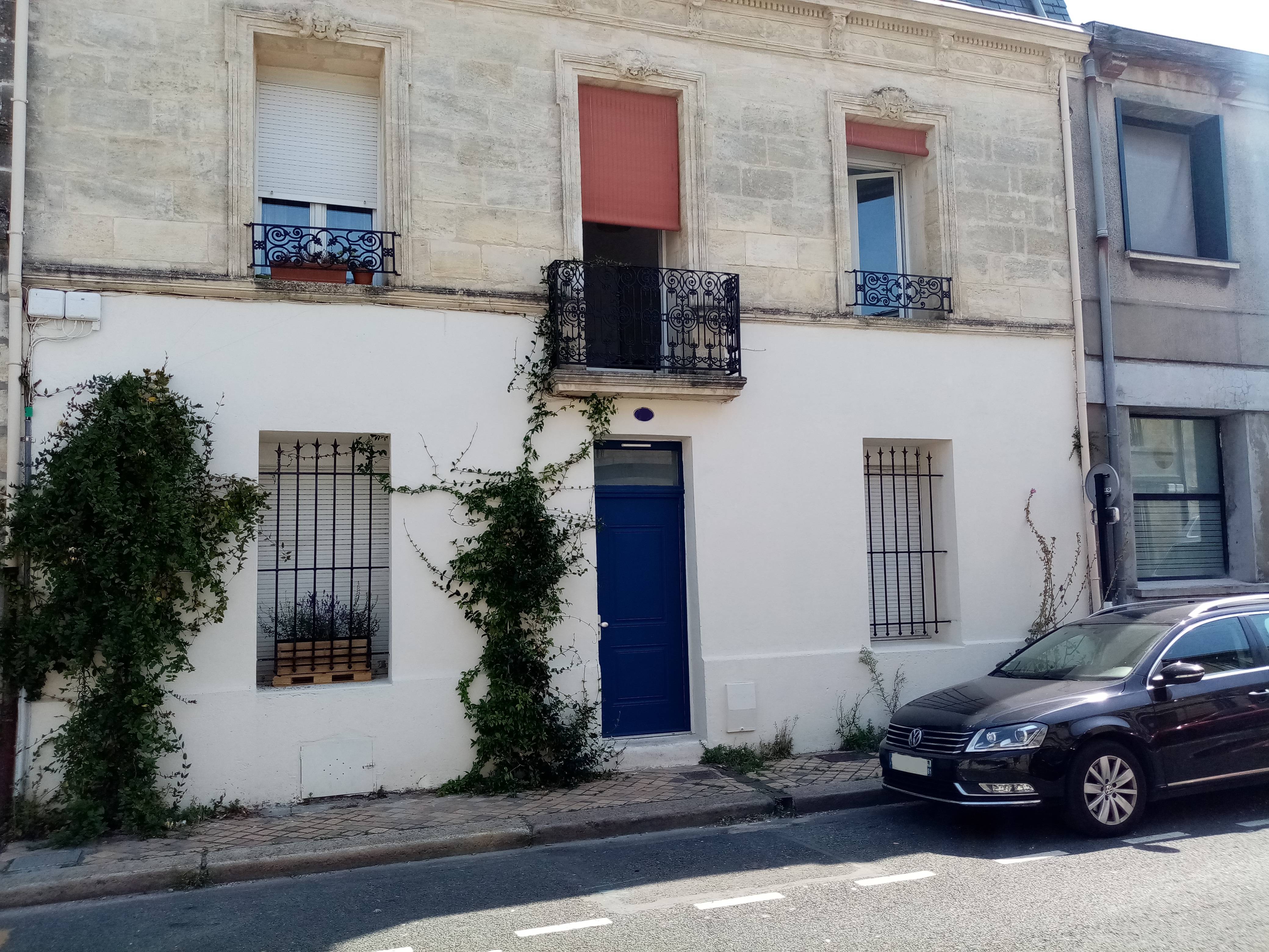 Loue appartement 39m² Bordeaux Bastide : T2 meublé traversant en très bon état