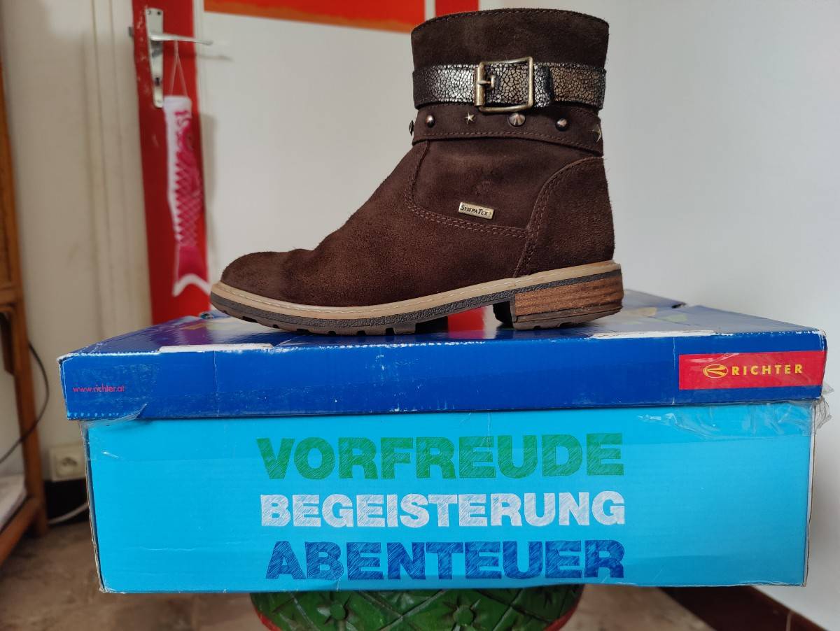 Vends bottines enfant fille en daim Richter - Pointure 34
