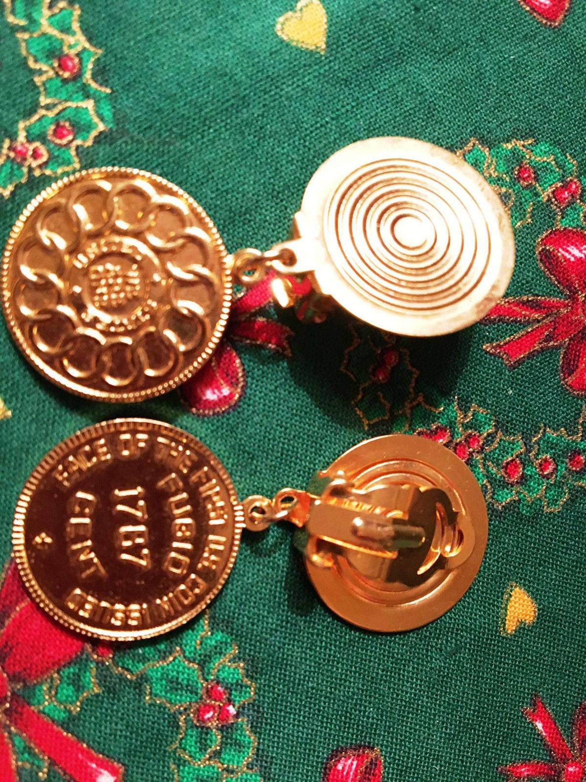 Boucles d’oreilles à clip neuves "Le Fugio Cent"