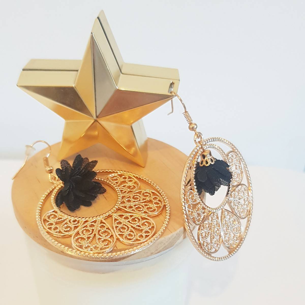 Boucles d'oreilles à clips marrons et dorées
